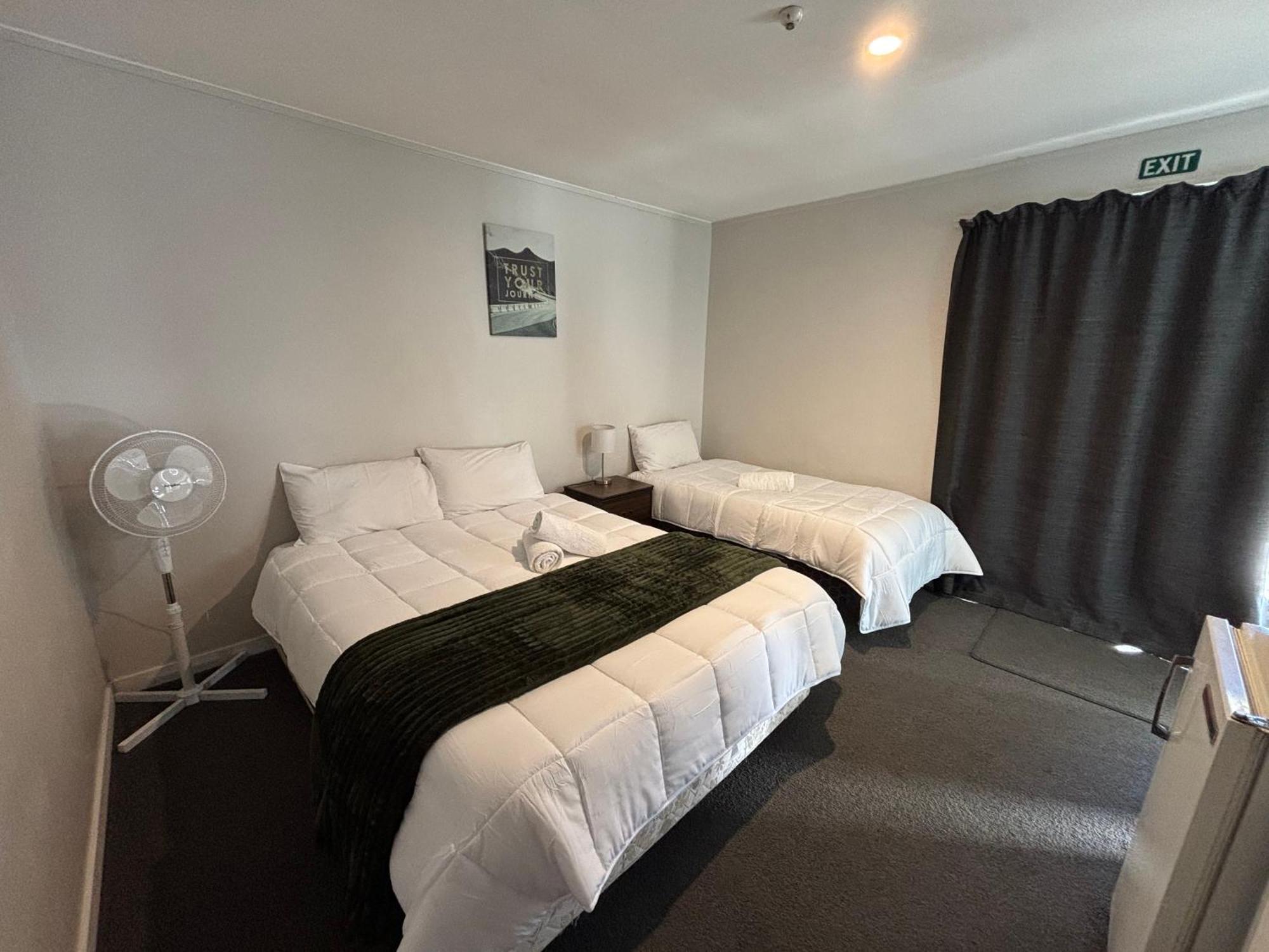 Leopard Hotel Waipukurau Esterno foto